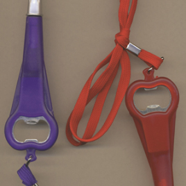 Penna Apribottiglie con laccio da collo refil blu, Art. 135 con stampa del tuo logo